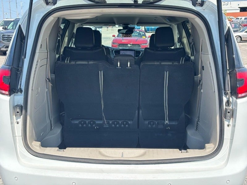 2022 Chrysler Pacifica Hybrid Touring L FWD
