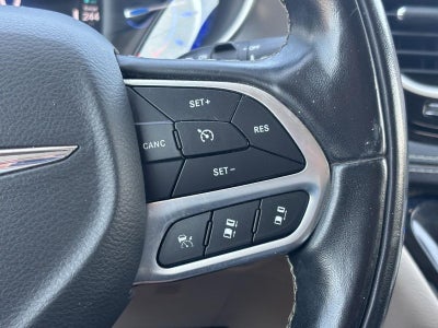 2022 Chrysler Pacifica Hybrid Touring L FWD
