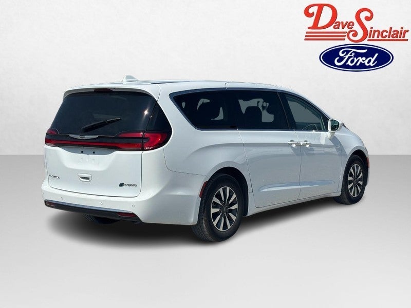 2022 Chrysler Pacifica Hybrid Touring L FWD