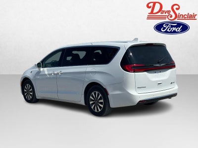 2022 Chrysler Pacifica Hybrid Touring L FWD