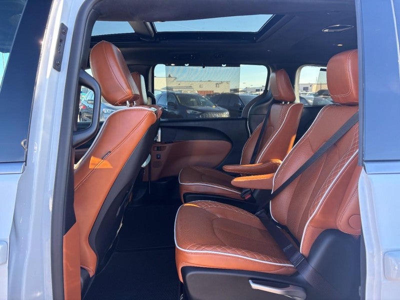 2024 Chrysler Pacifica Pinnacle AWD