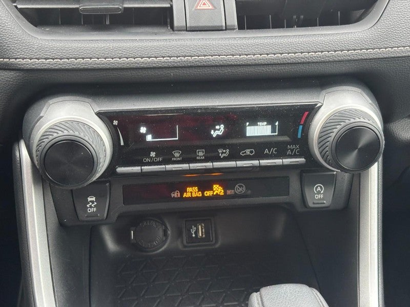 2024 Toyota RAV4 LE FWD (Natl)