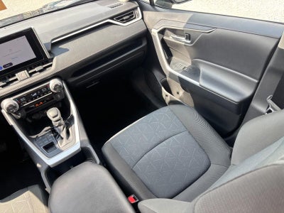 2025 Toyota RAV4 XLE AWD (Natl)