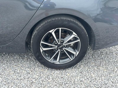 2024 Kia Forte LXS IVT