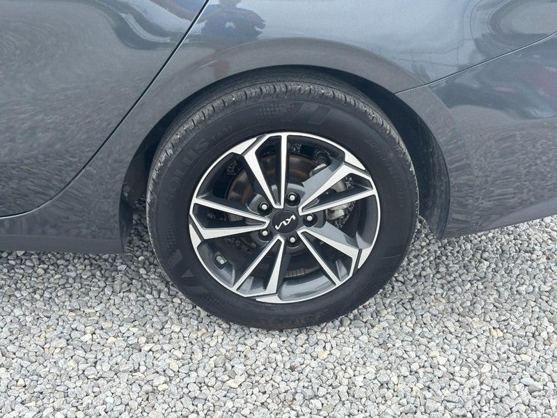 2024 Kia Forte LXS IVT