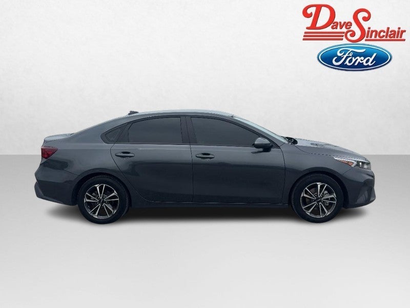 2024 Kia Forte LXS IVT
