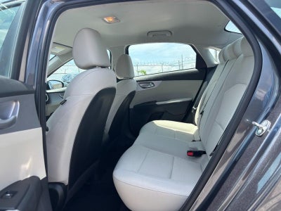 2023 Kia Forte LXS IVT