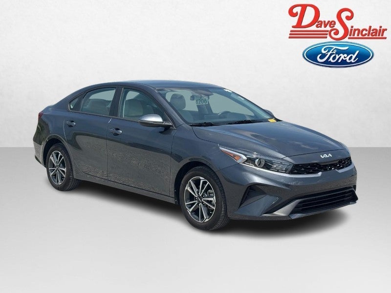 2023 Kia Forte LXS IVT