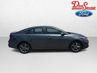 2023 Kia Forte LXS IVT