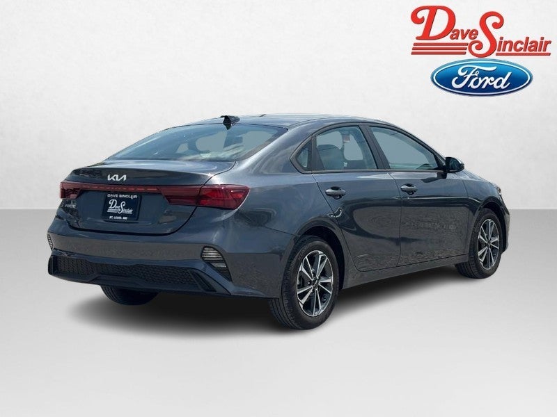2023 Kia Forte LXS IVT