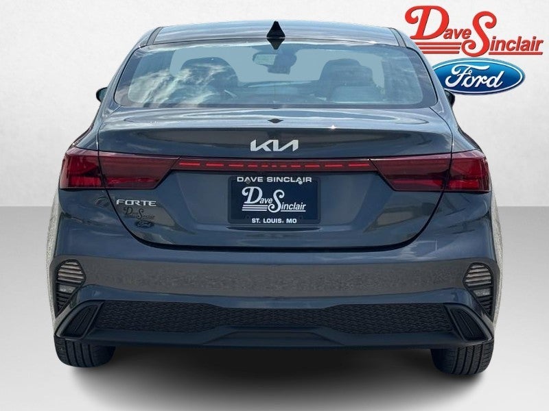 2023 Kia Forte LXS IVT