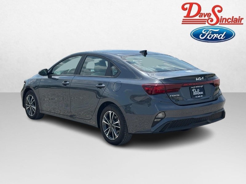 2023 Kia Forte LXS IVT