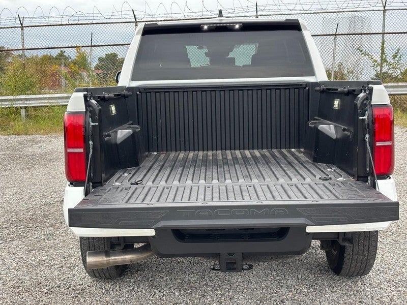 2025 Toyota Tacoma 4WD SR5 Double Cab 5' Bed AT (Natl)