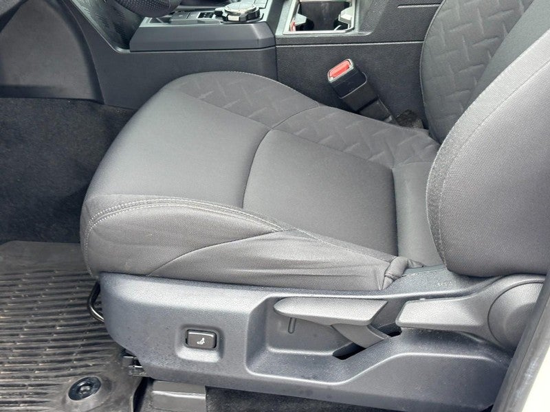 2025 Toyota Tacoma 4WD SR5 Double Cab 5' Bed AT (Natl)