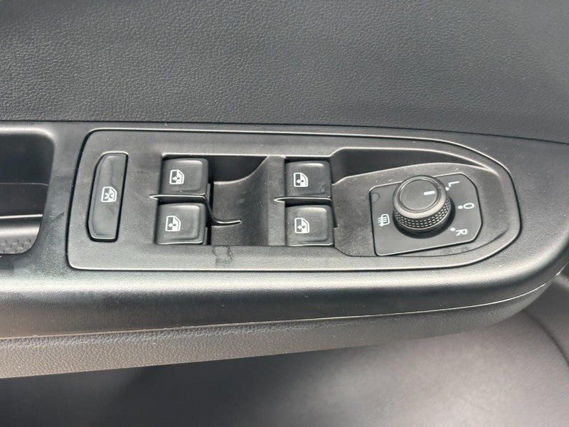 2024 Volkswagen Taos SE FWD