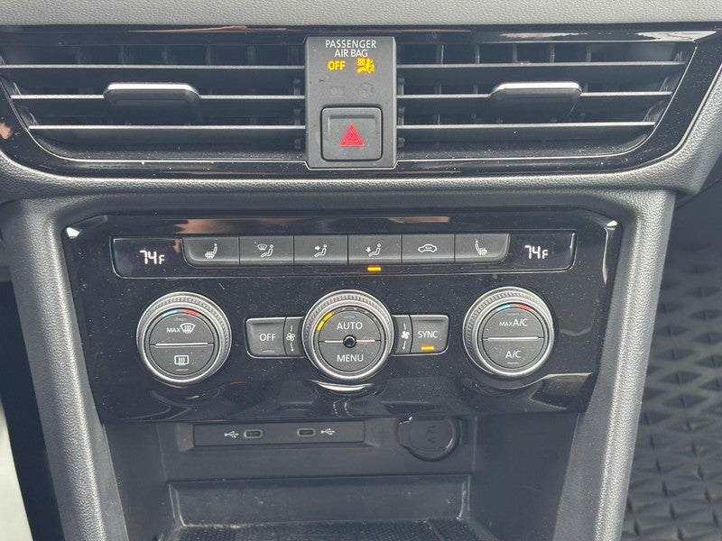 2024 Volkswagen Taos SE FWD