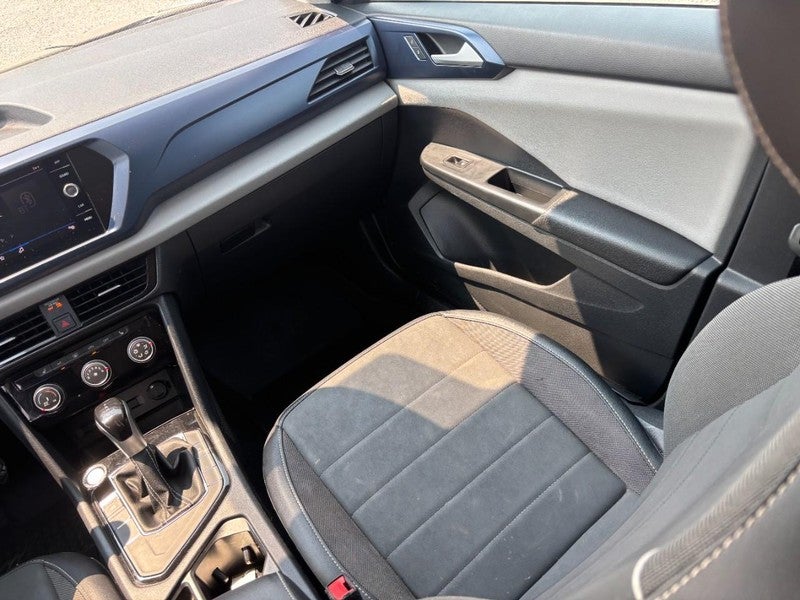 2023 Volkswagen Taos SE FWD