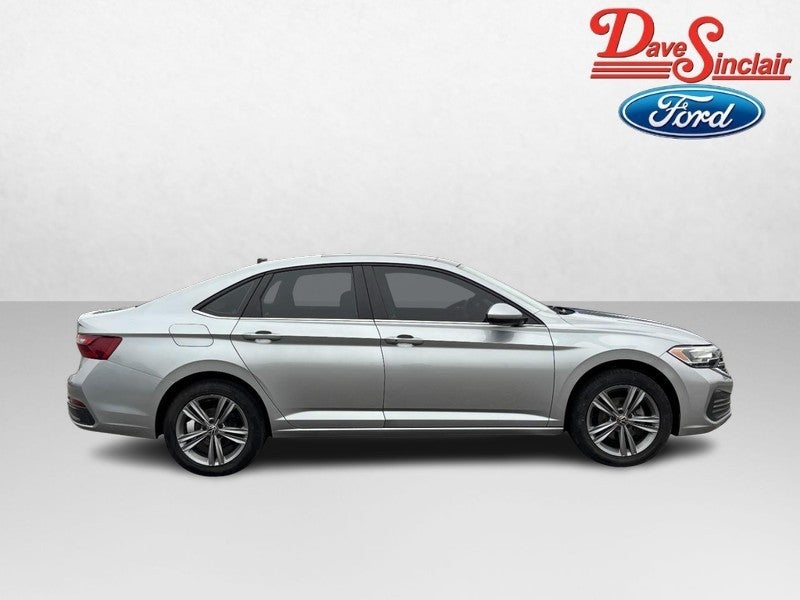 2022 Volkswagen Jetta SE Auto