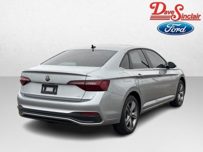 2022 Volkswagen Jetta SE Auto