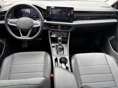 2025 Volkswagen Jetta SE Auto