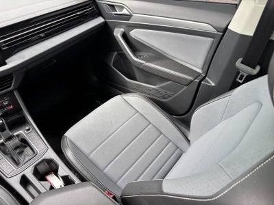 2025 Volkswagen Jetta SE Auto