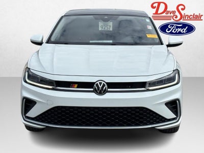 2025 Volkswagen Jetta SE Auto