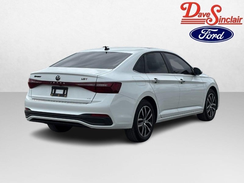 2025 Volkswagen Jetta SE Auto