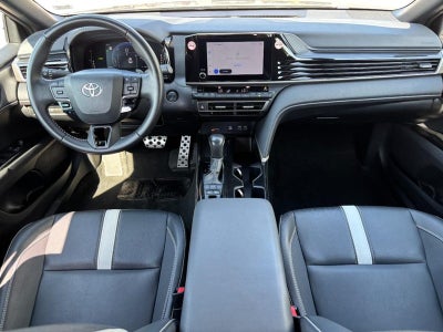 2025 Toyota Camry SE (Natl)