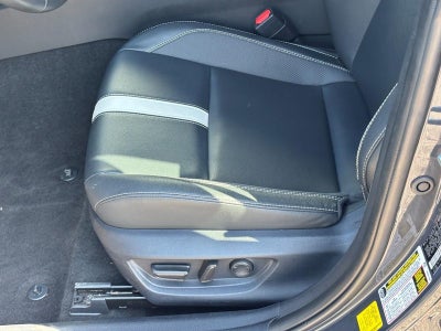 2025 Toyota Camry SE (Natl)