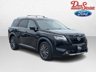 2023 Nissan Pathfinder SL 4WD