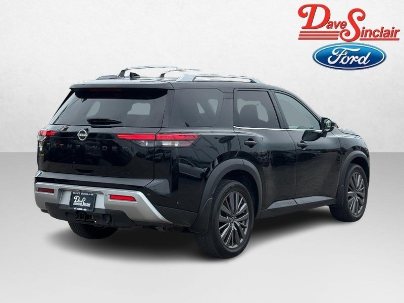2023 Nissan Pathfinder SL 4WD