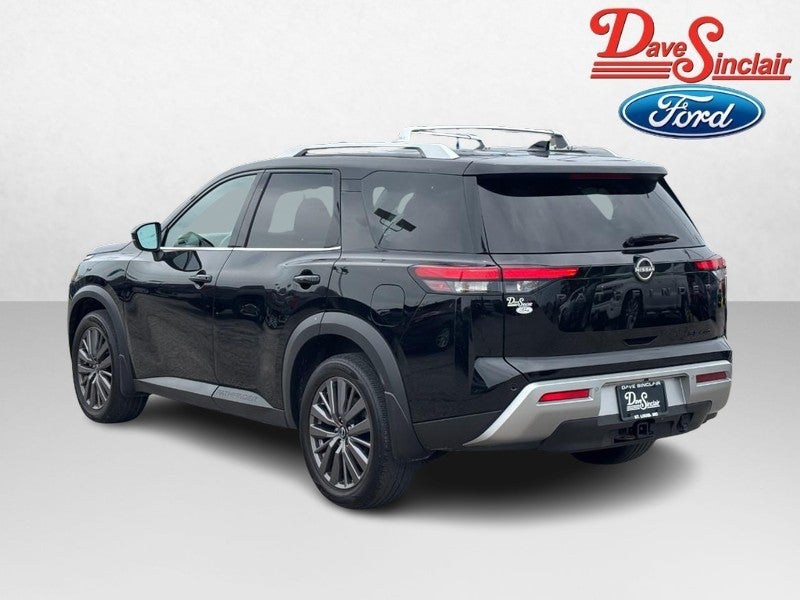 2023 Nissan Pathfinder SL 4WD