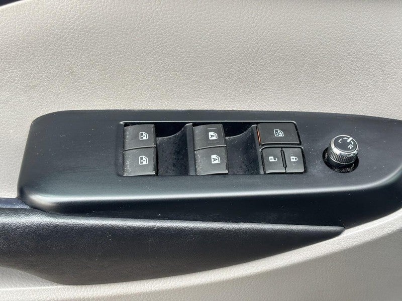 2017 Toyota Highlander LE V6 AWD (Natl)