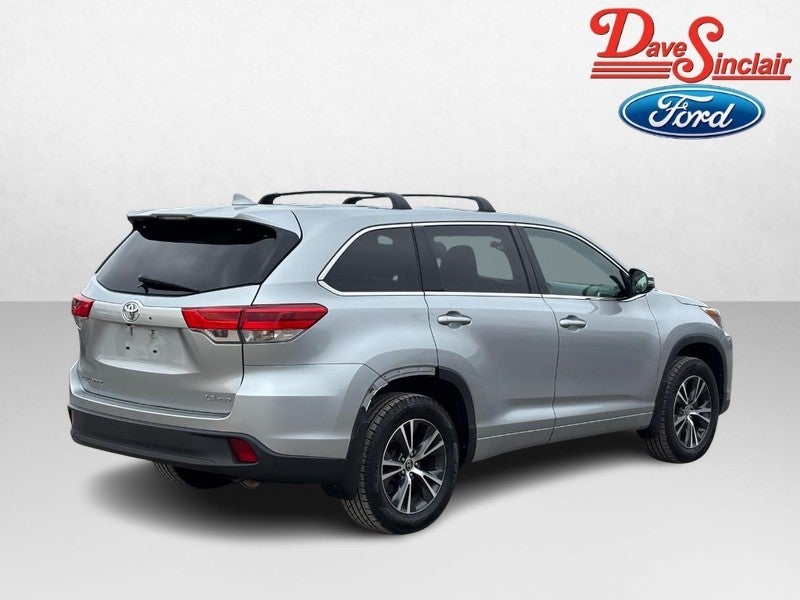 2017 Toyota Highlander LE V6 AWD (Natl)