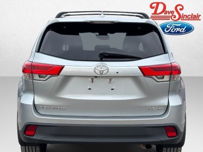 2017 Toyota Highlander LE V6 AWD (Natl)