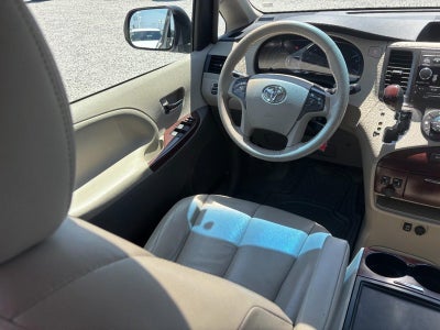 2014 Toyota Sienna 5dr 8-Pass Van V6 XLE FWD (Natl)