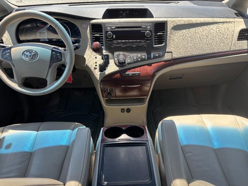 2014 Toyota Sienna 5dr 8-Pass Van V6 XLE FWD (Natl)
