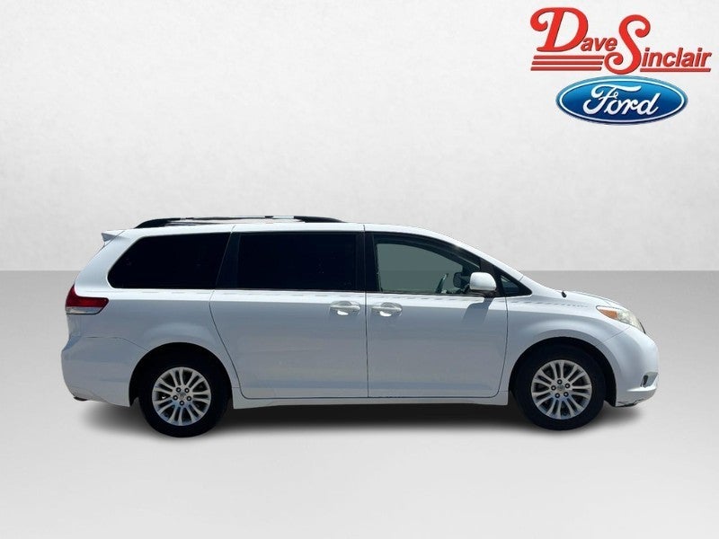 2014 Toyota Sienna 5dr 8-Pass Van V6 XLE FWD (Natl)