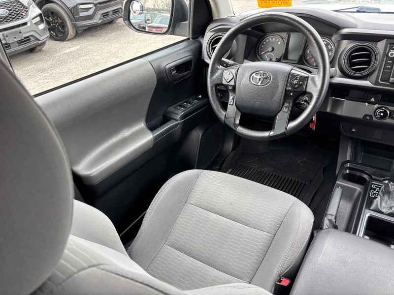 2018 Toyota Tacoma SR5 Double Cab 5' Bed I4 4x2 AT (Natl)