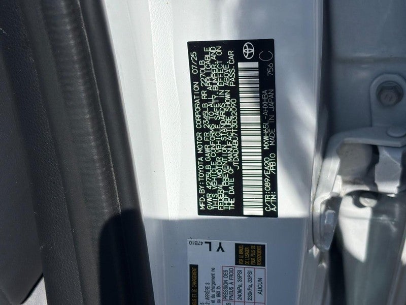 2026 Toyota Prius LE AWD (Natl)