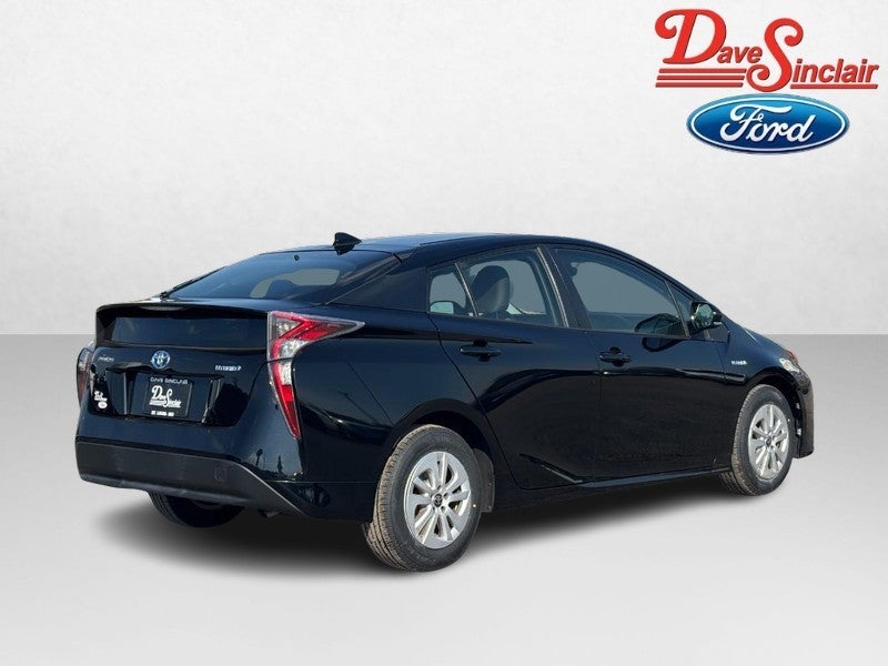 2017 Toyota Prius Two (Natl)