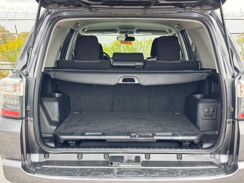 2017 Toyota 4Runner SR5 4WD (Natl)