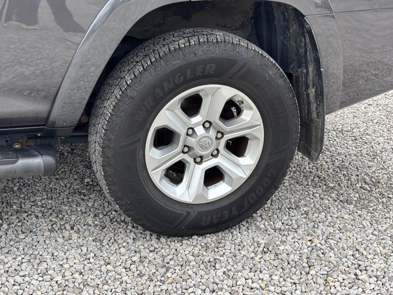 2017 Toyota 4Runner SR5 4WD (Natl)
