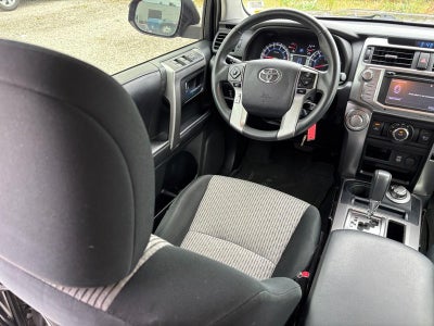 2017 Toyota 4Runner SR5 4WD (Natl)
