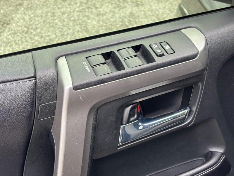2017 Toyota 4Runner SR5 4WD (Natl)
