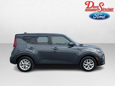 2022 Kia Soul LX IVT