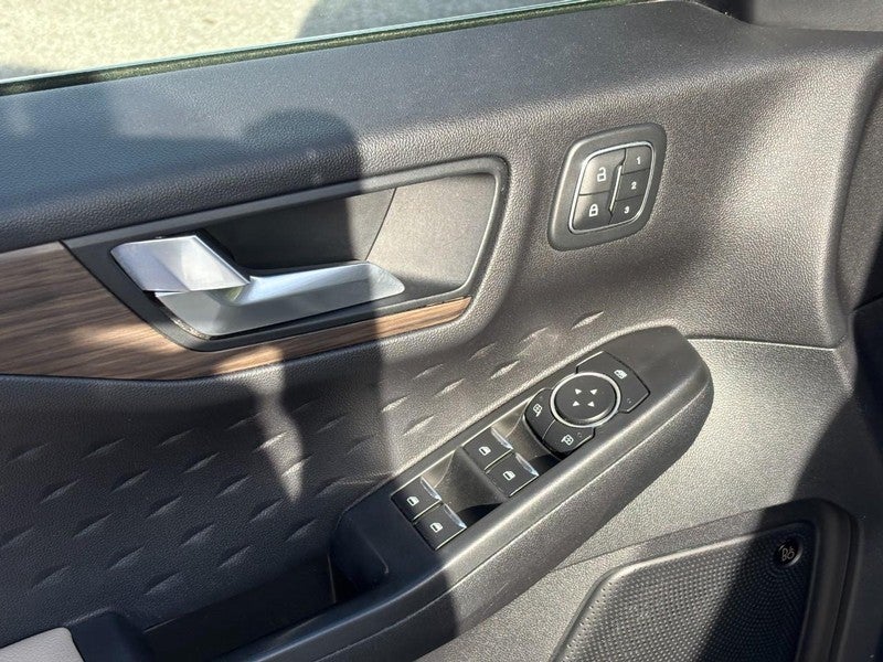 2020 Ford Escape Titanium Hybrid FWD