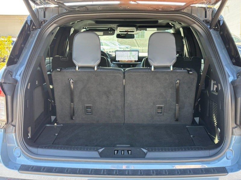 2025 Ford Explorer ST-Line 4WD