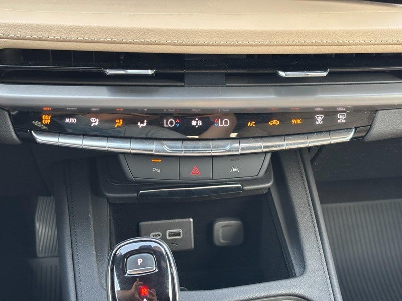 2024 Cadillac XT4 AWD 4dr Premium Luxury