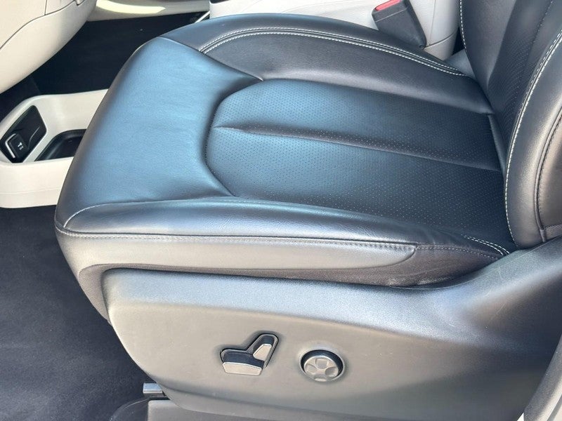 2024 Chrysler Pacifica Touring L FWD